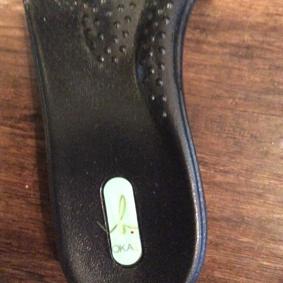 Shoes - Picture 4 of 4